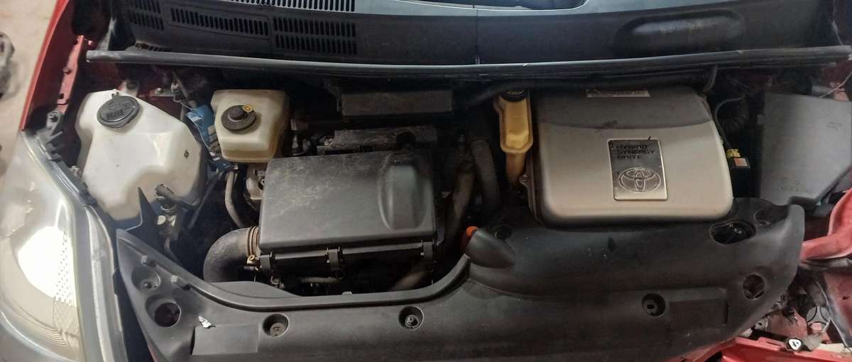 Toyota Prius kėbulo dalys