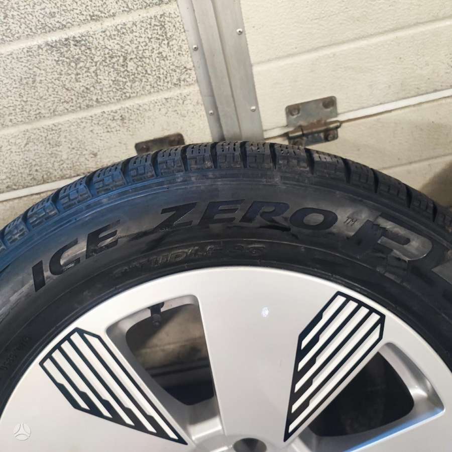 Audi Su padangomis, light alloy, R19