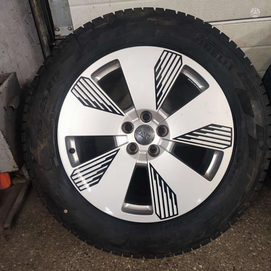 Audi Su padangomis, легкосплавные , R19
