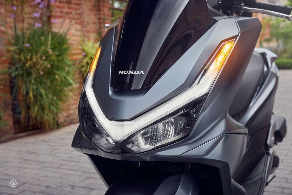 Honda PCX 125cc, мотороллеры / мопеды