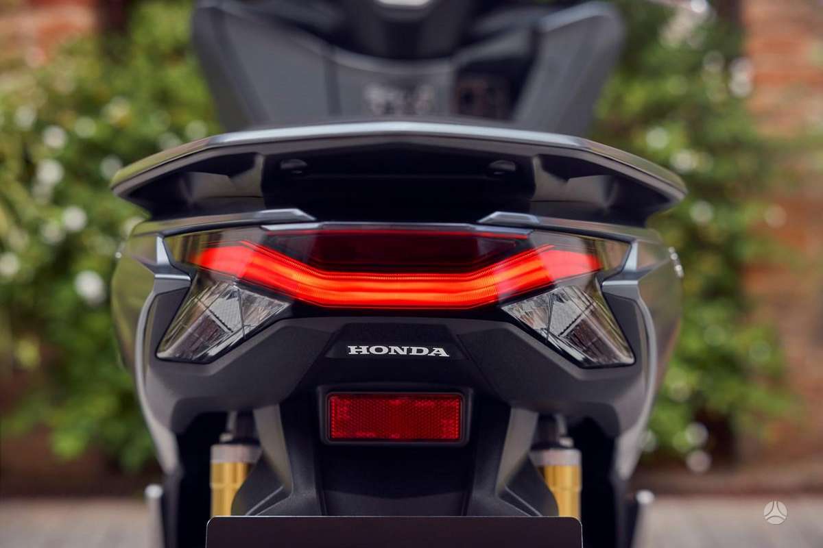 Honda PCX 125cc, мотороллеры / мопеды