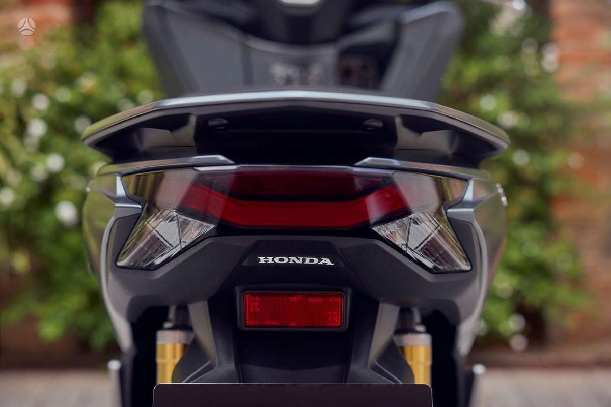 Honda PCX 125cc, мотороллеры / мопеды