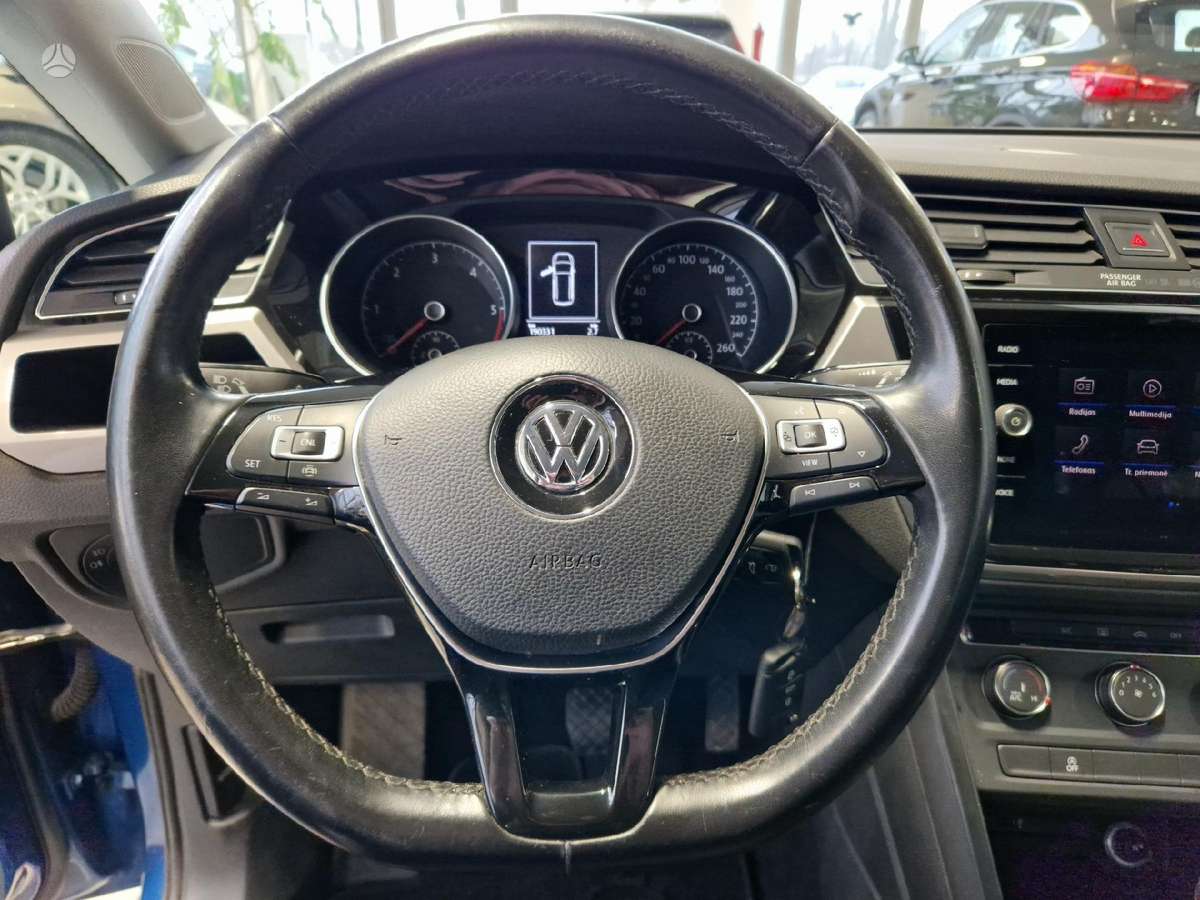 Volkswagen Touran - 6