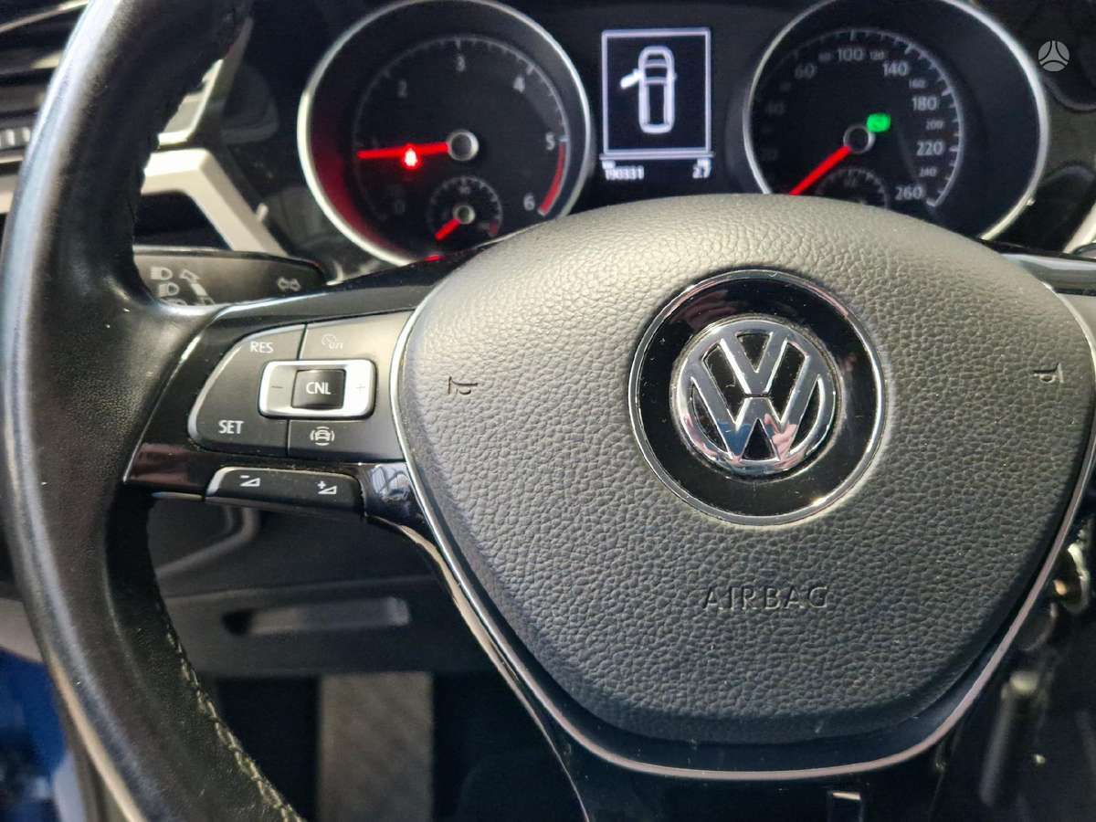 Volkswagen Touran - 7