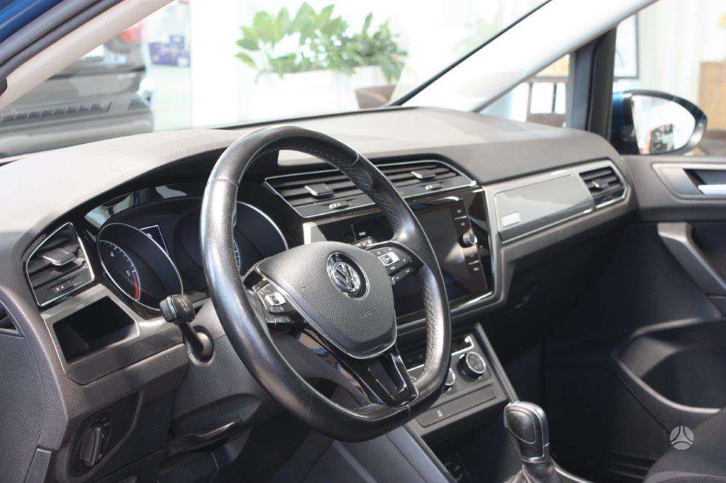 Volkswagen Touran - 5