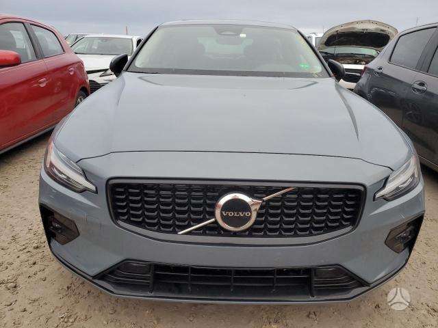 Volvo S60 dalimis