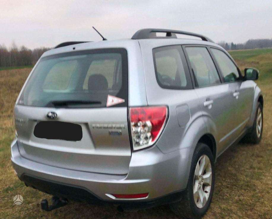 Subaru Forester dalimis