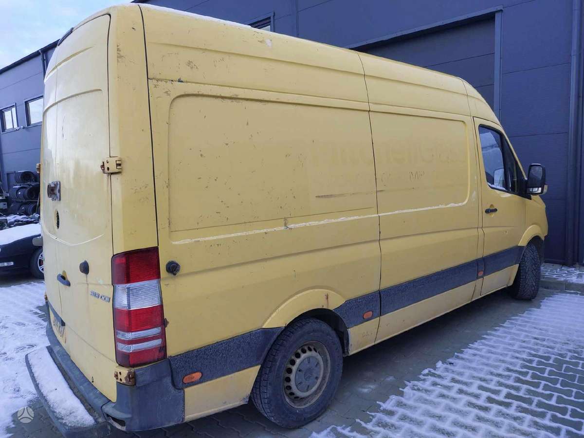 Mercedes-Benz Sprinter, preču
