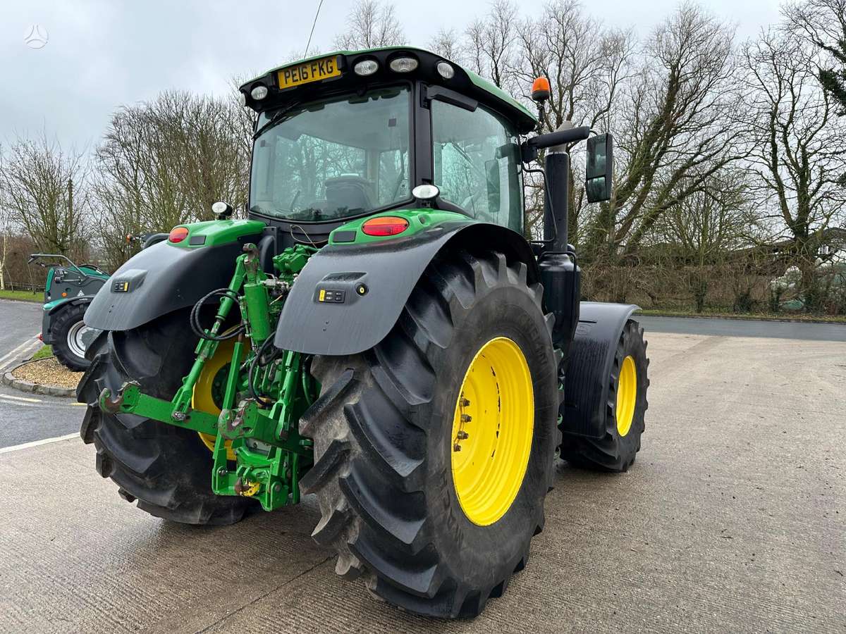 John Deere 6215R, тракторы