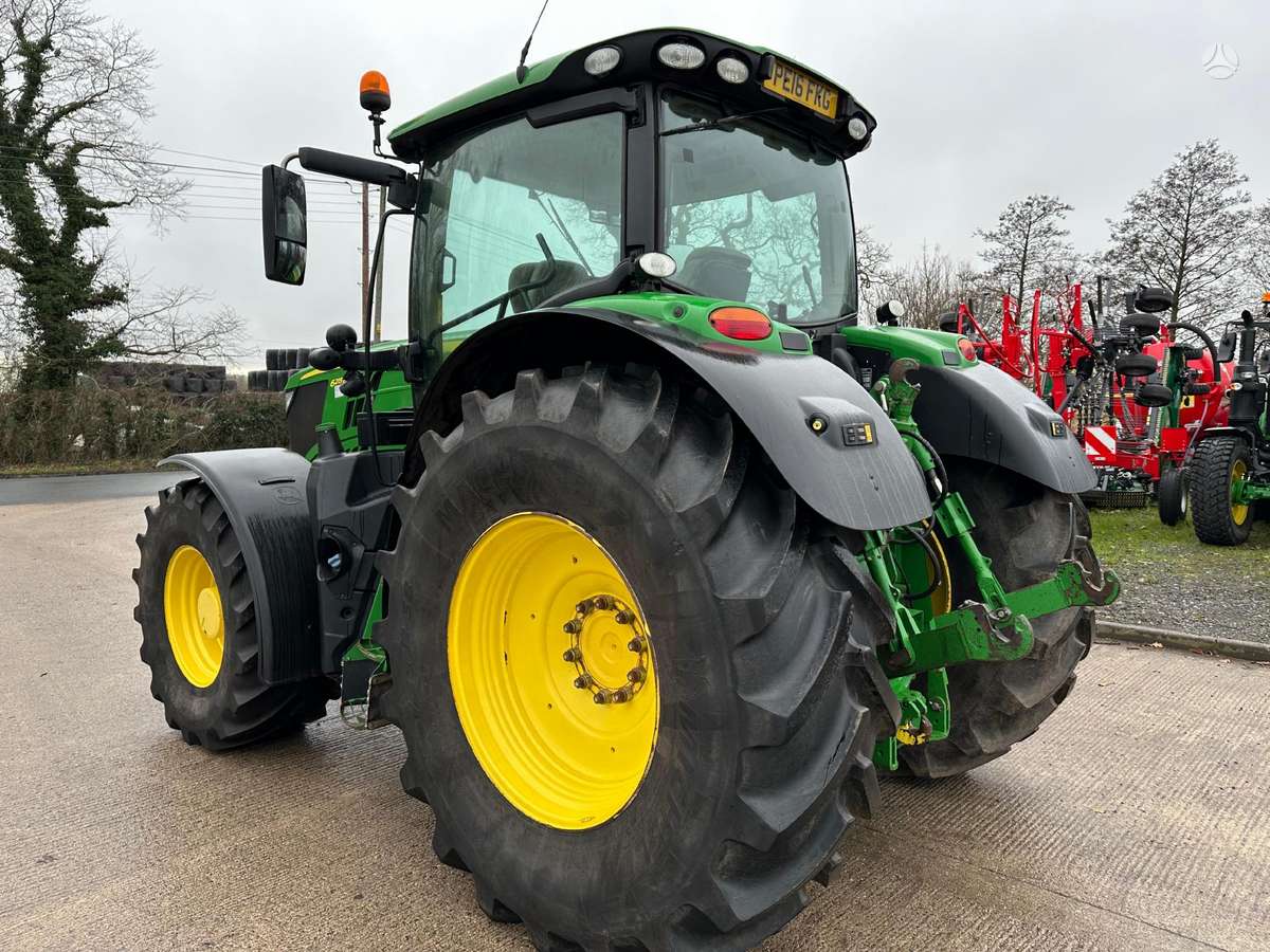 John Deere 6215R, тракторы