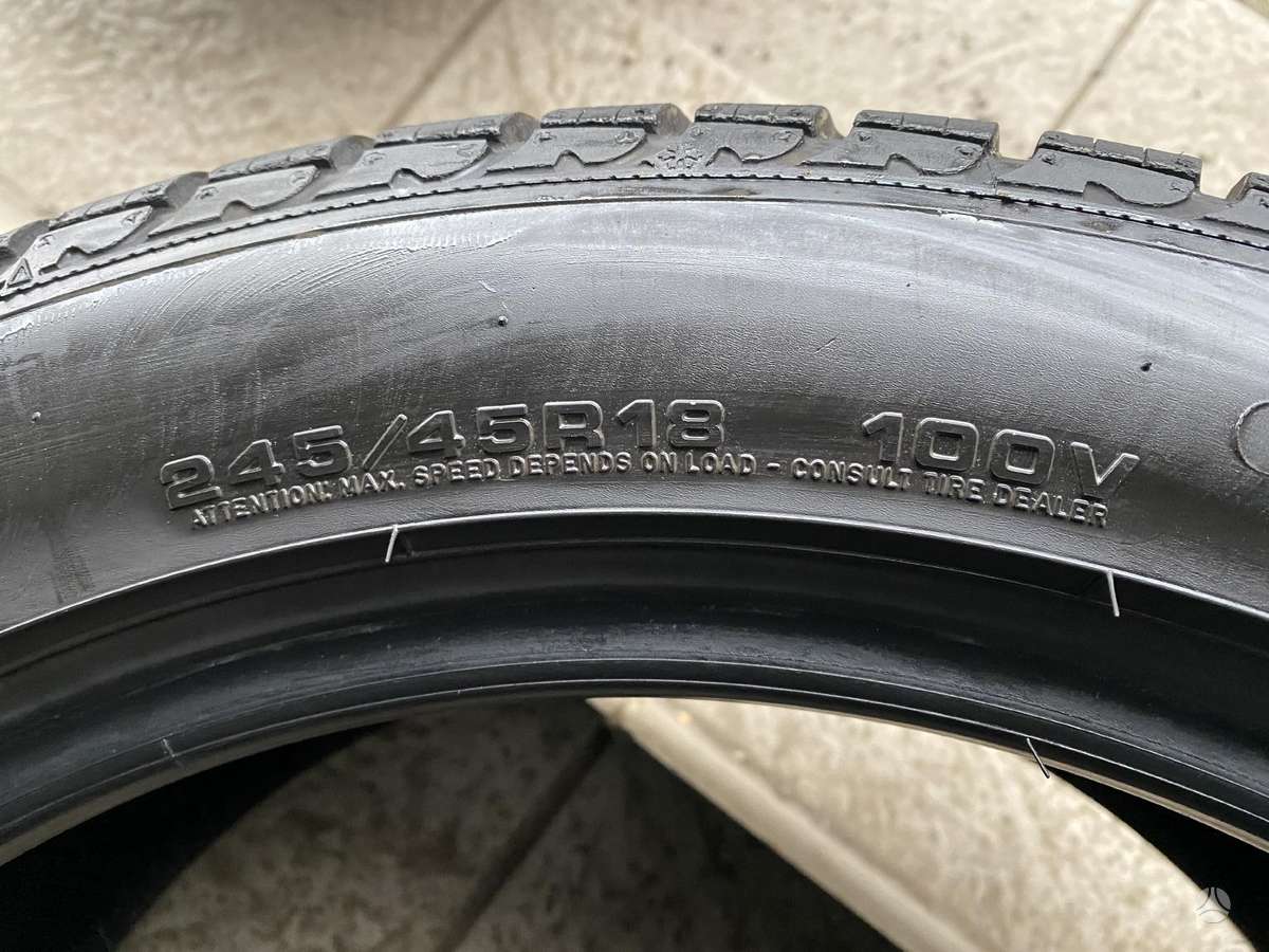 Goodyear Ultragrip performance, winter 245/45 R18