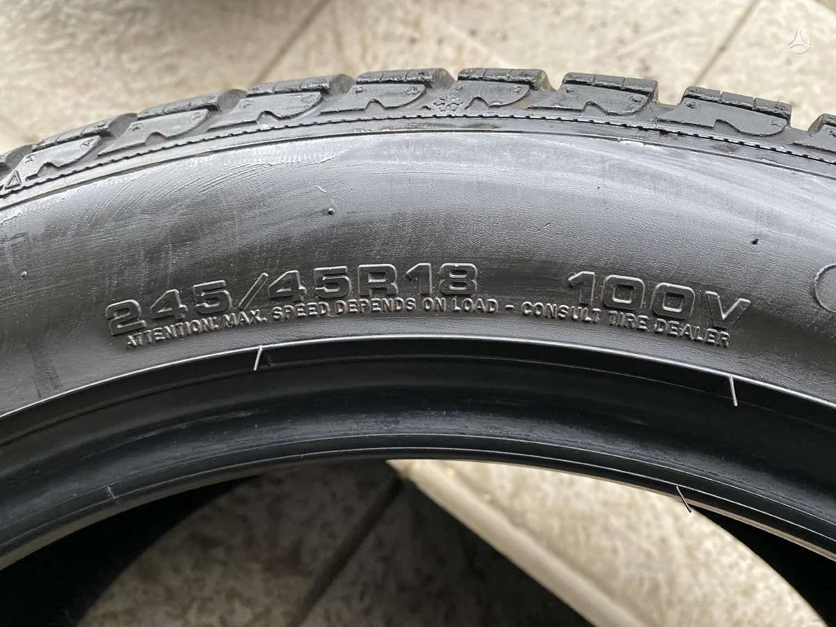 Goodyear Ultragrip performance, žieminės 245/45 R18