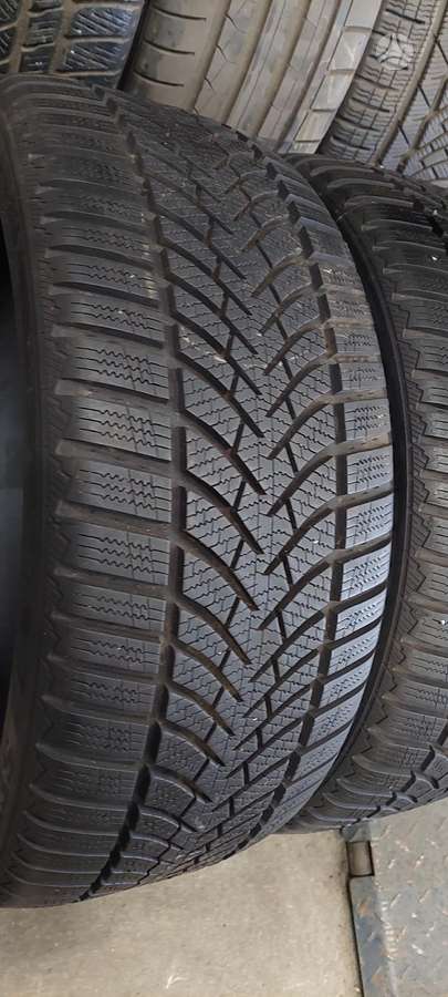 Semperit, ziemas 235/40 R18