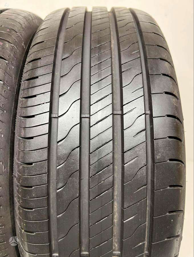 Goodyear Efficient Grip 2 2022m, летние 215/60 R17
