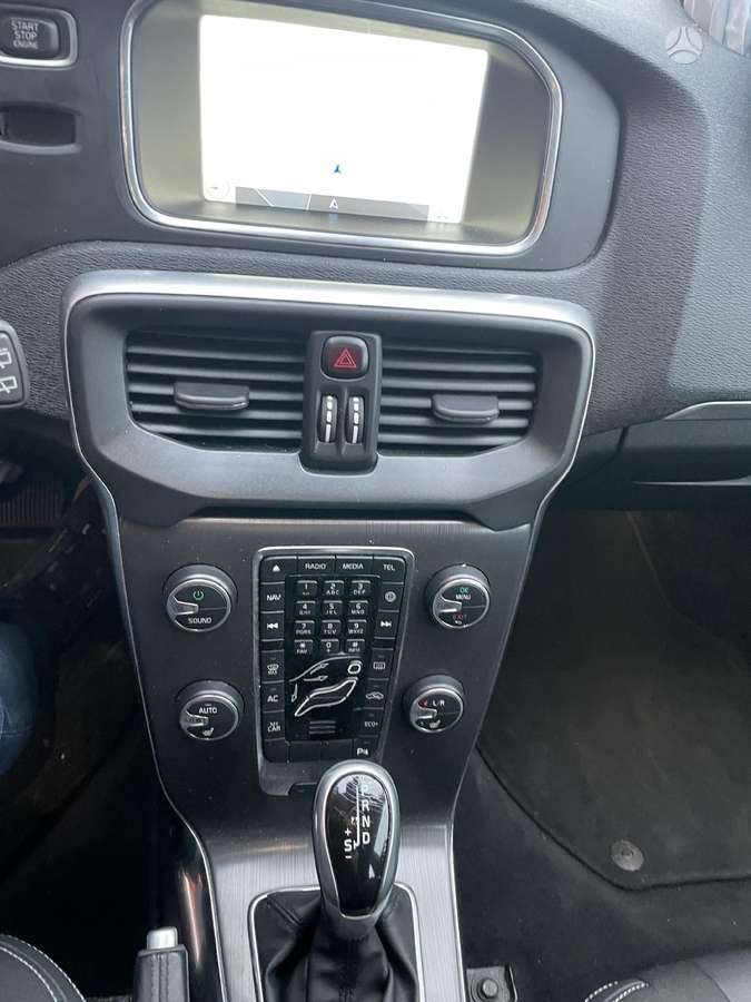 Volvo V40 по частям