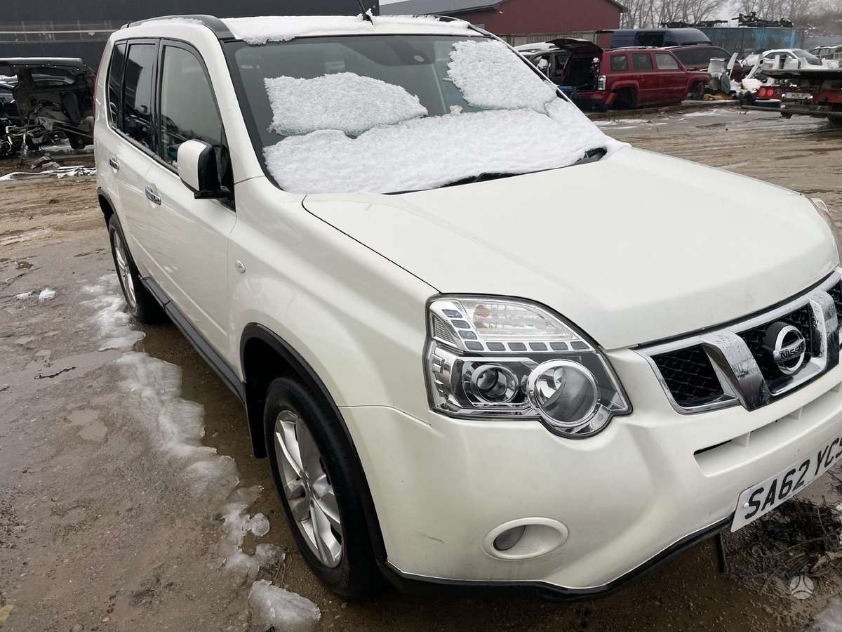 Nissan X-Trail for parts