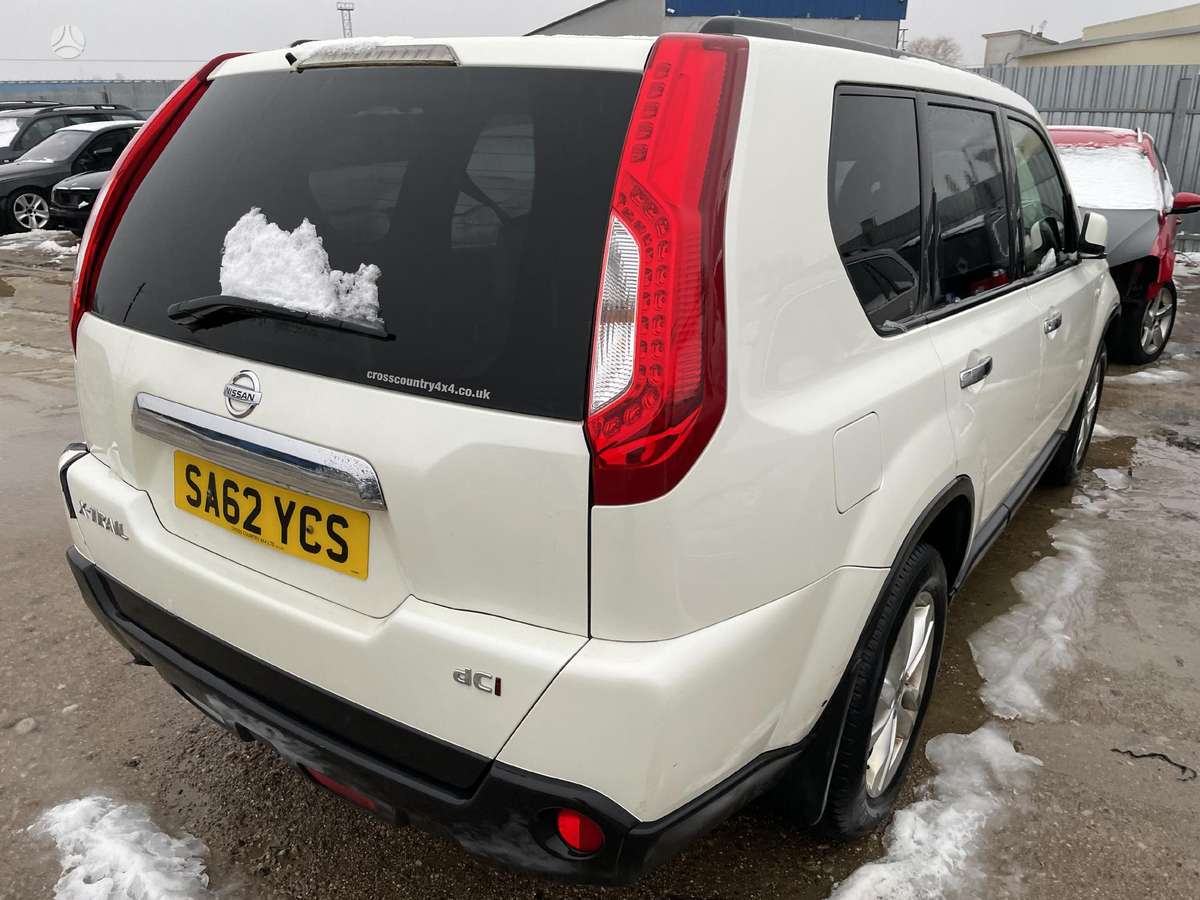 Nissan X-Trail for parts