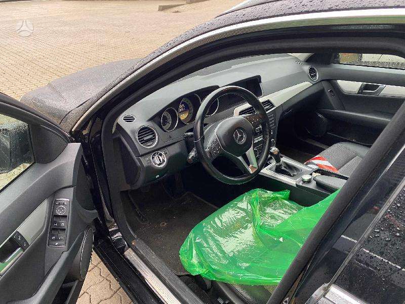 Mercedes-Benz C200 по частям
