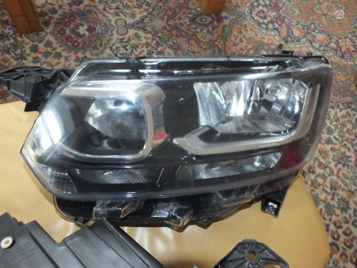 Citroen Berlingo žibintai