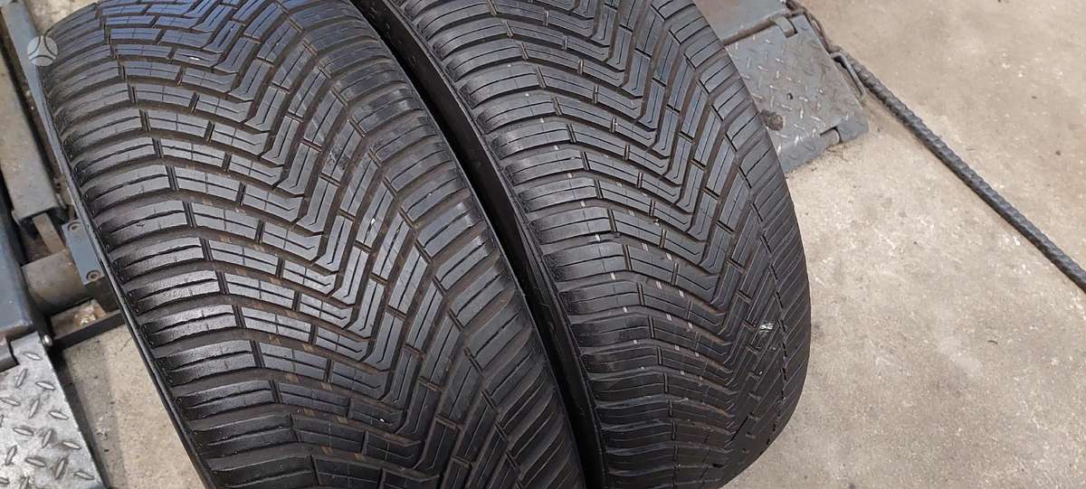 Continental, всесезонные 235/45 R19