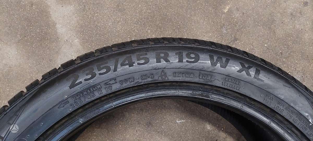Continental, universalios 235/45 R19