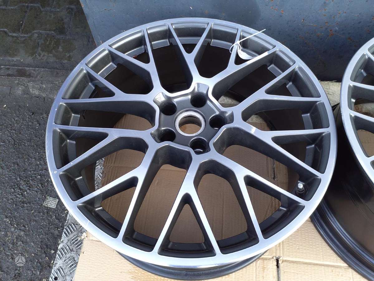 Porsche MACAN, light alloy, R20