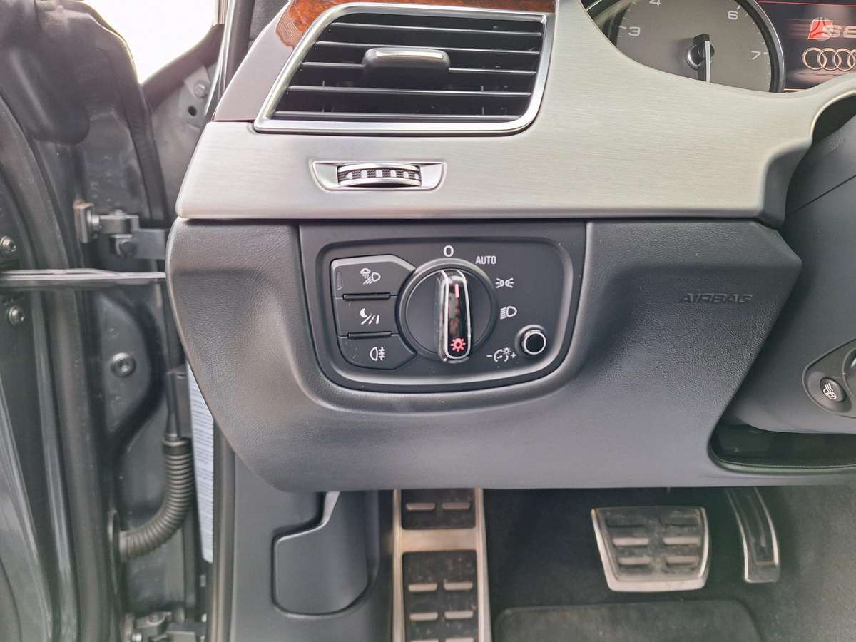 Audi S8, 4.0 l., Седан