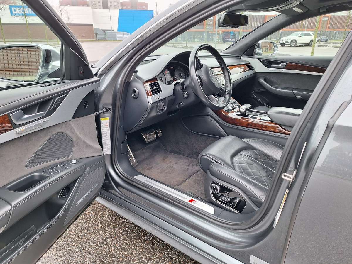 Audi S8, 4.0 l., Седан