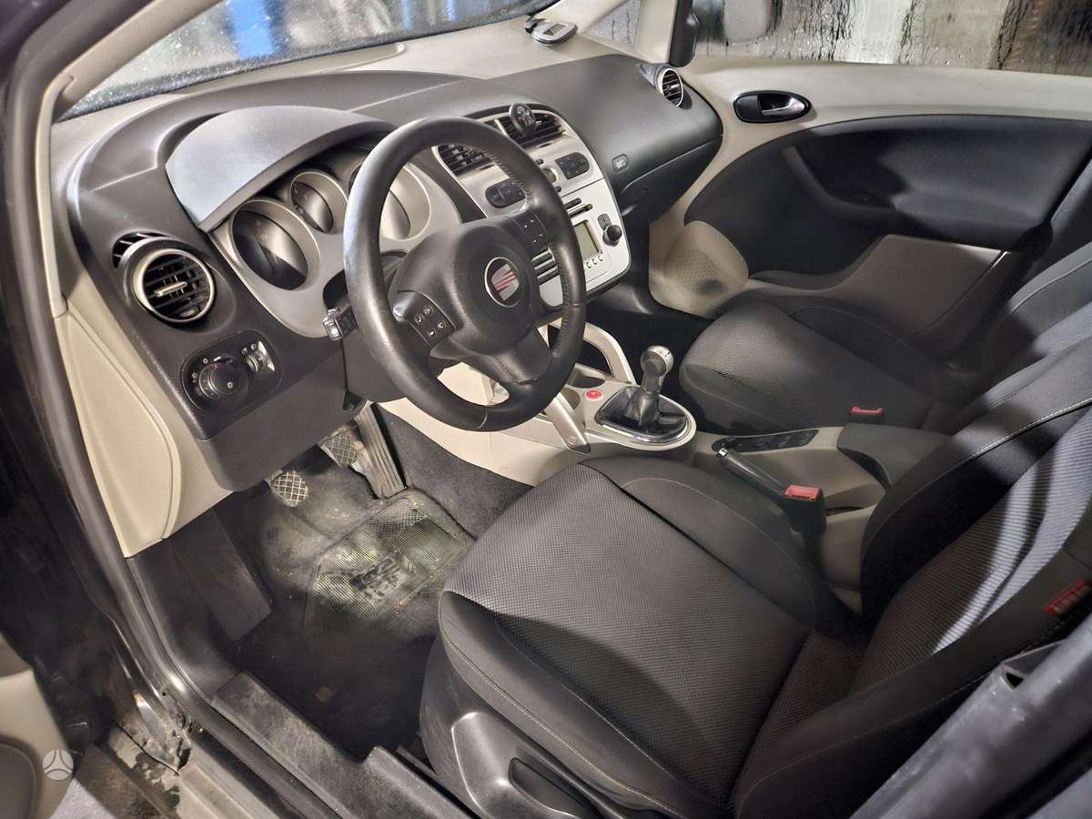 Seat Altea XL Variklis ardomas dalimis