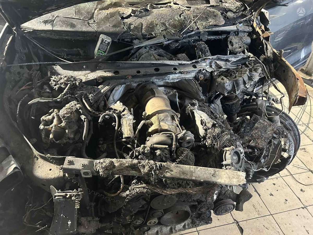 Audi Q8 dalimis