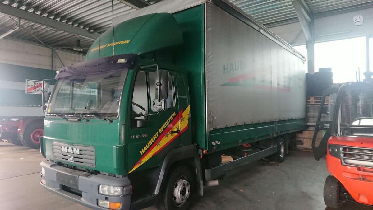 MAN 12.220, dropside with curtains