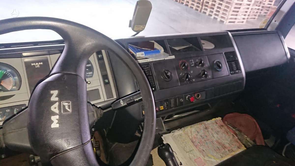 MAN 12.220, бортовые с шторами