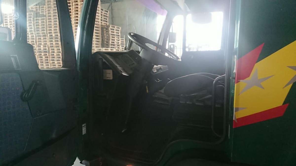 MAN 12.220, dropside with curtains
