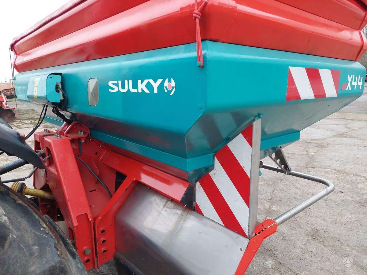 Sulky X44_su kompiuteriu + svarstykl, spreaders