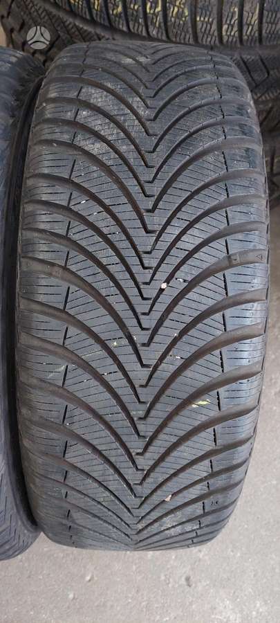 Kumho, universalios 205/45 R17