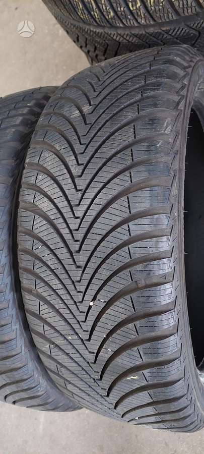 Kumho, universalios 205/45 R17
