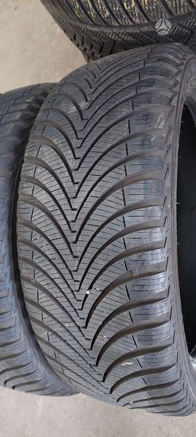 Kumho, всесезонные 205/45 R17