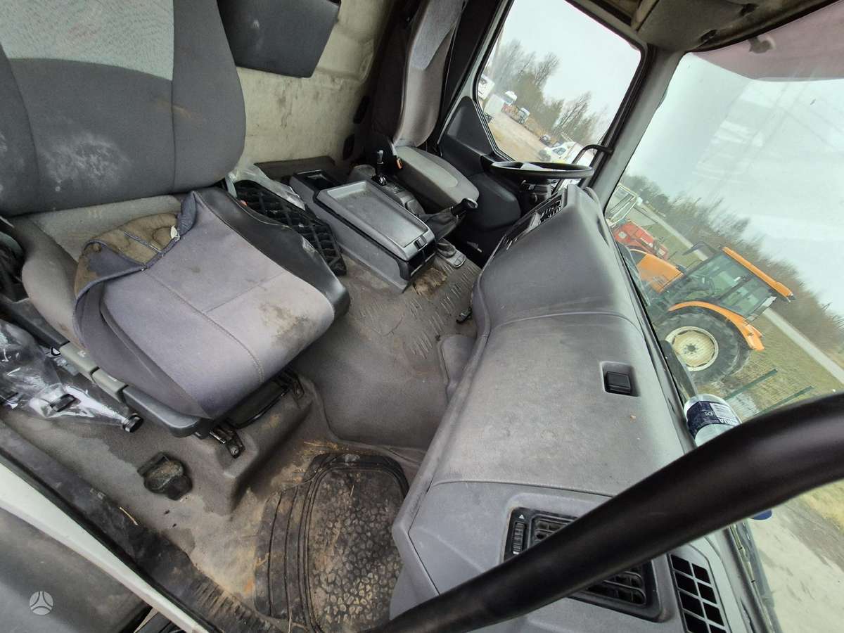 Renault PREMIUM, su kranu