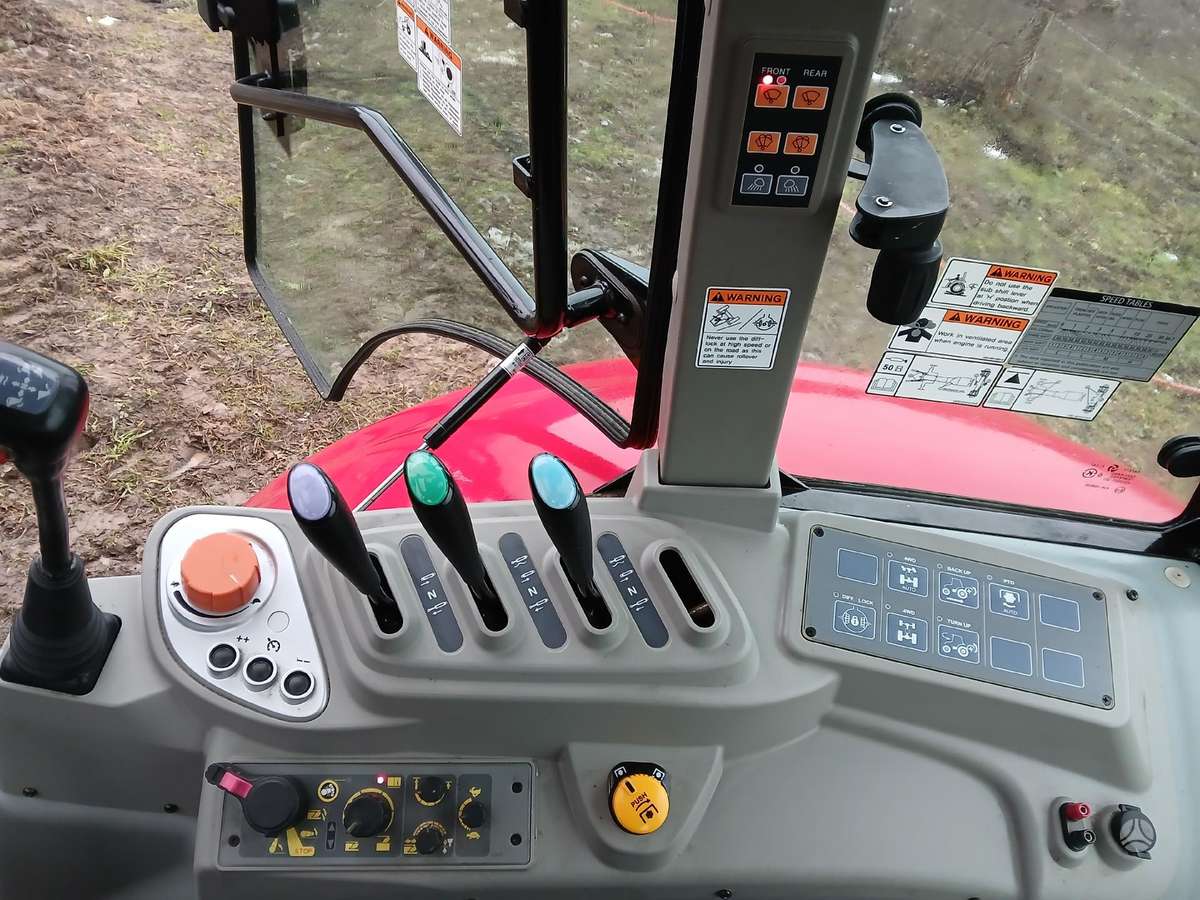 TYM T1304, tractors