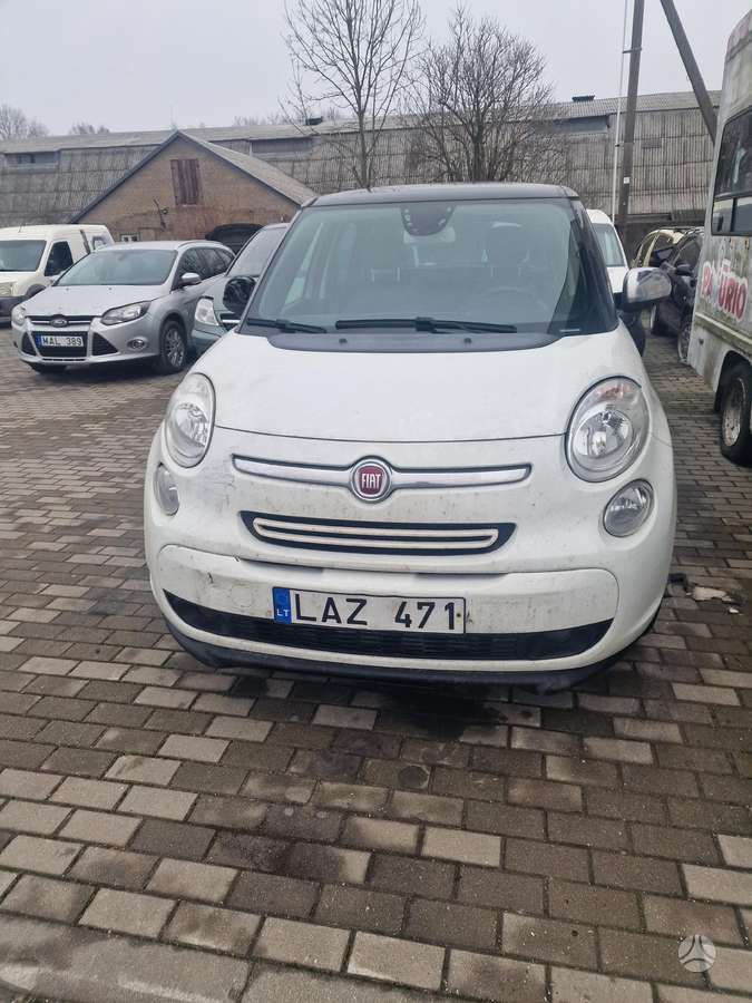 Fiat 500L for parts