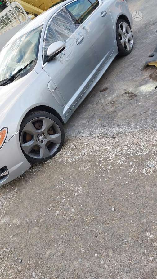 Jaguar XF детали двигателя
