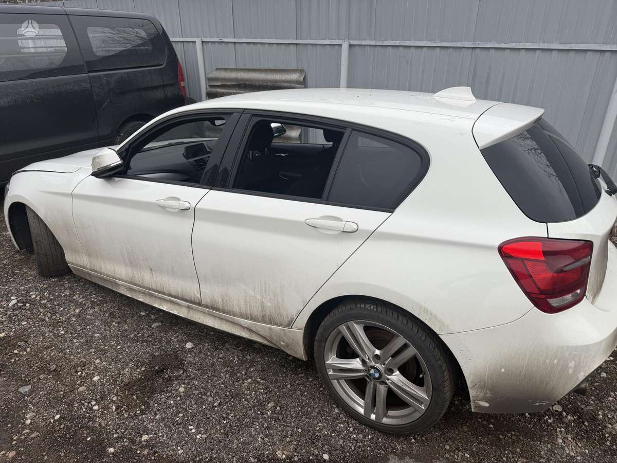 BMW 1 serija A300
