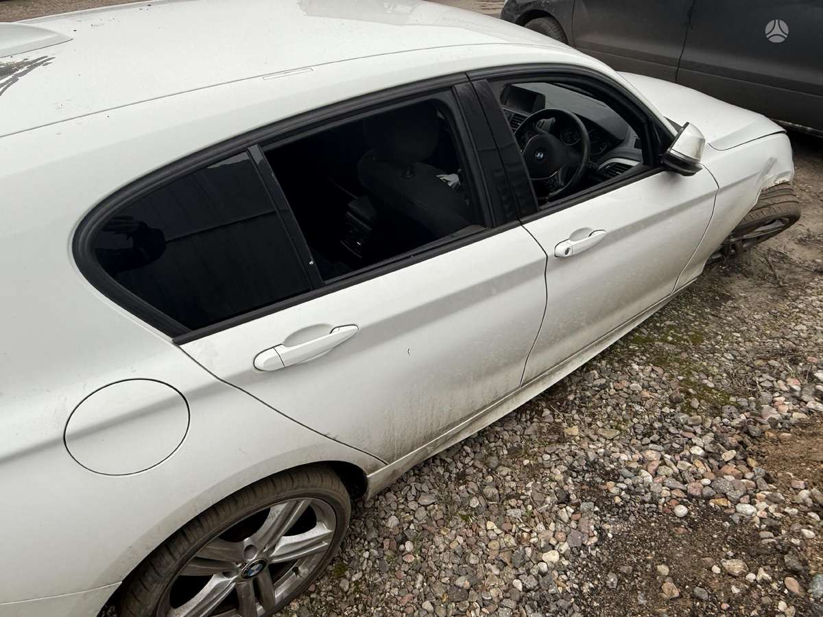 BMW 1 serija A300