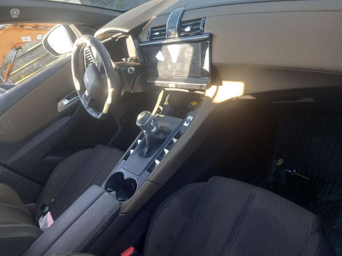 Citroen DS7 Crossback dalimis