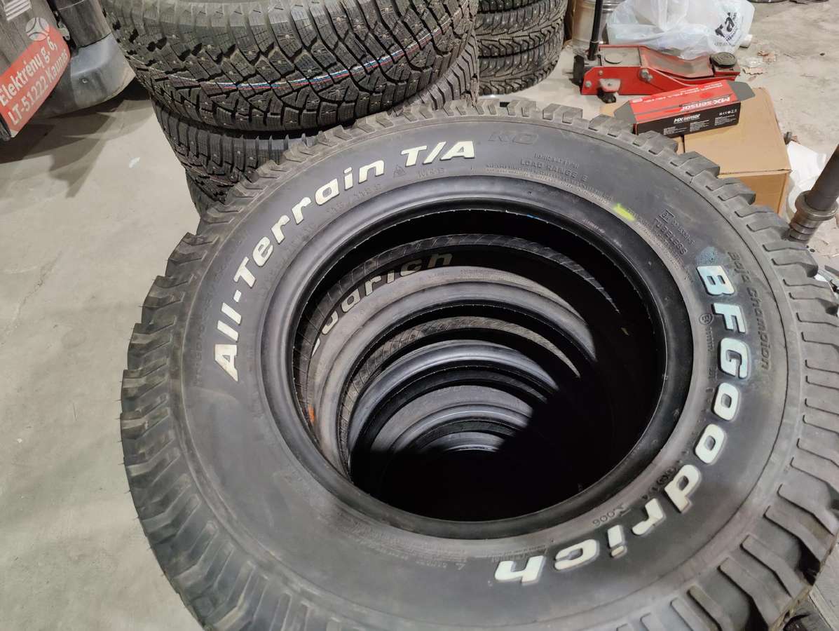 BF Goodrich ALL-TERRAIN, всесезонные 235/75 R15