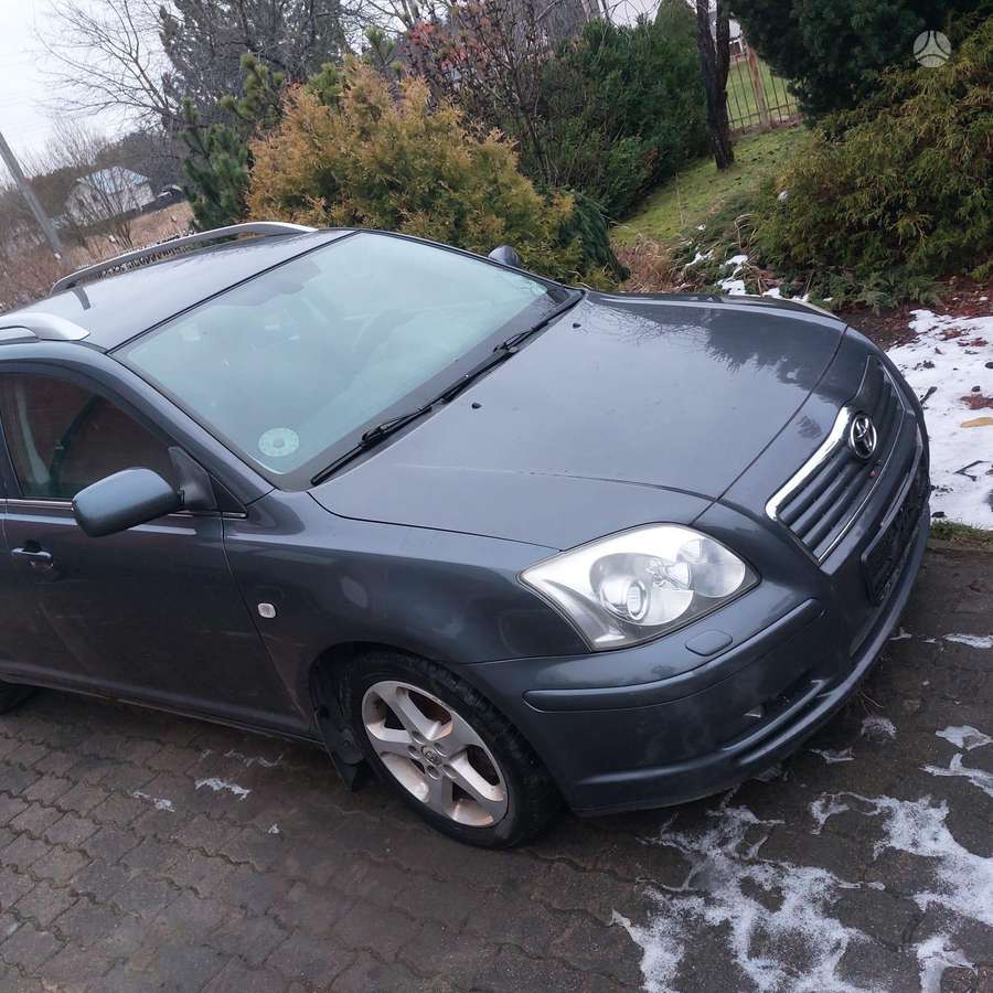 Toyota Avensis по частям