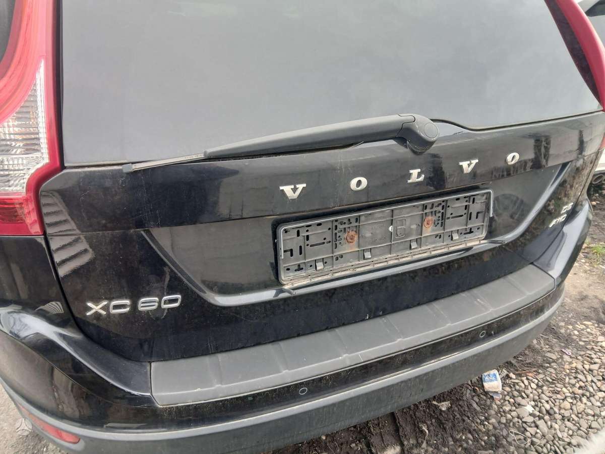 Volvo XC60 dalimis