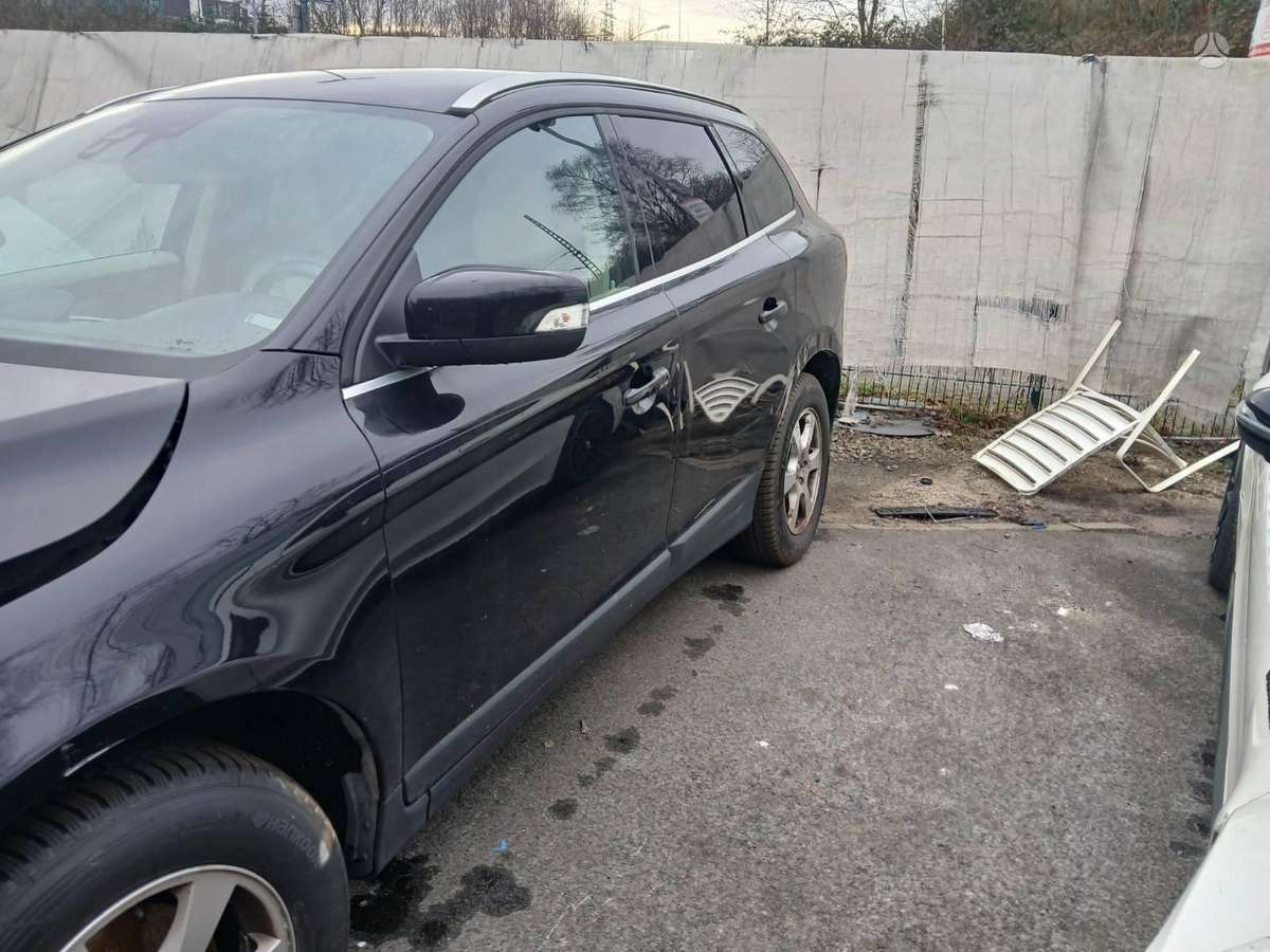 Volvo XC60 dalimis