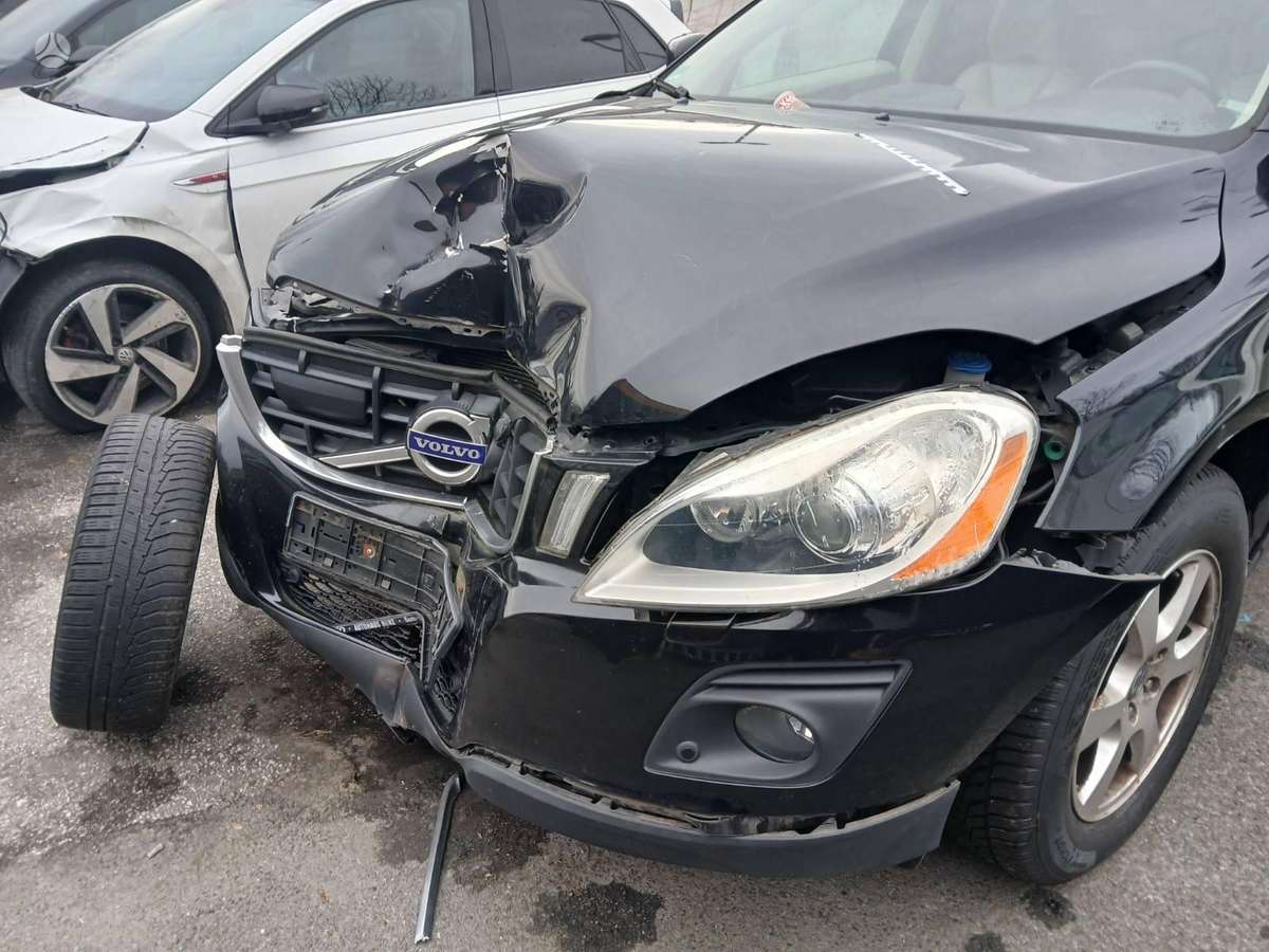 Volvo XC60 for parts
