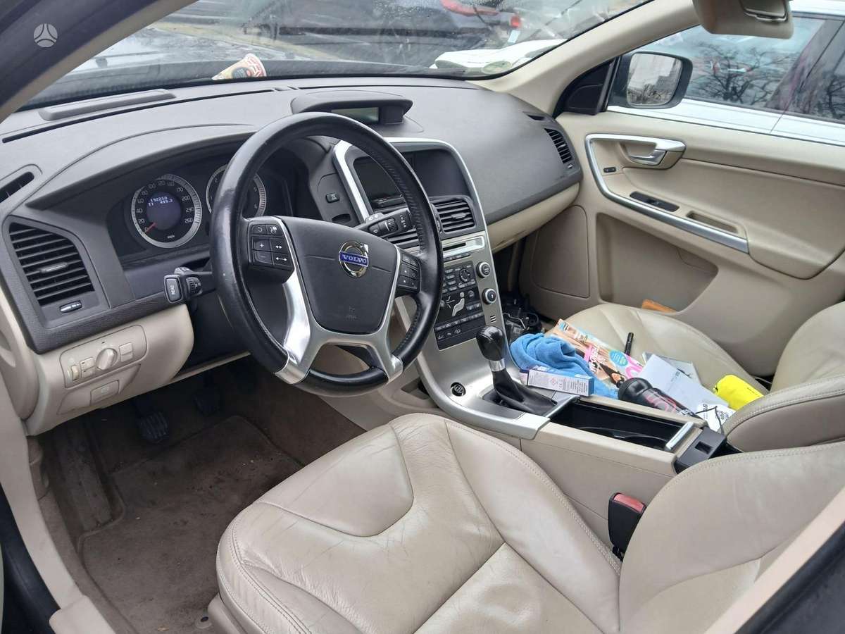 Volvo XC60 dalimis